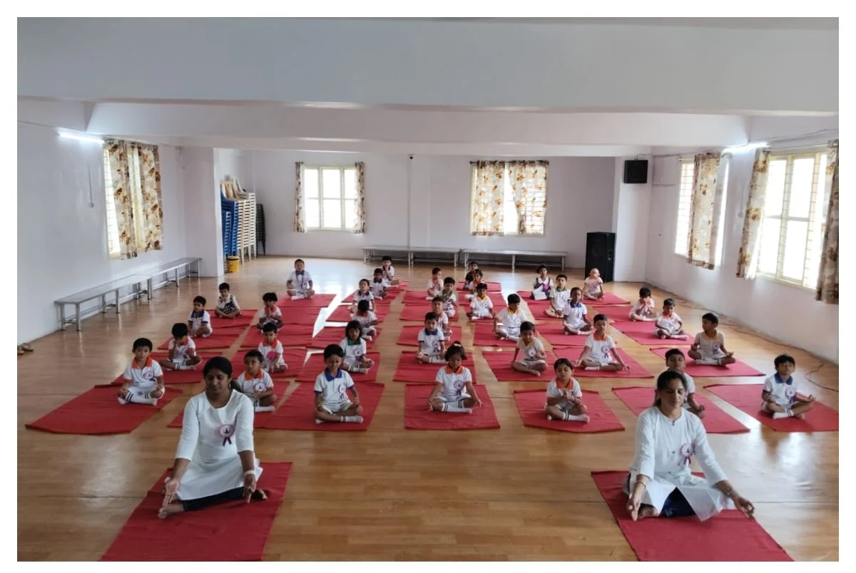 Montessori students practising yoga during International Yoga Day at BRS Global School, one of the best CBSE schools in Sarjapur Road.