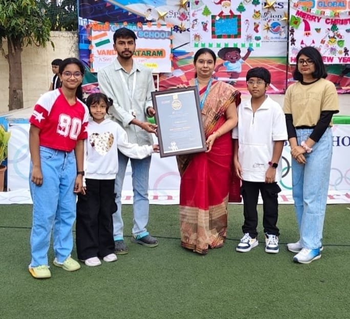 Students of BRS Global School, one of the leading CBSE schools in Sarjapur Road, presenting the RoadSafe 360° Smart Road Guardian model at the AIOT Innovators Challenge 2025.